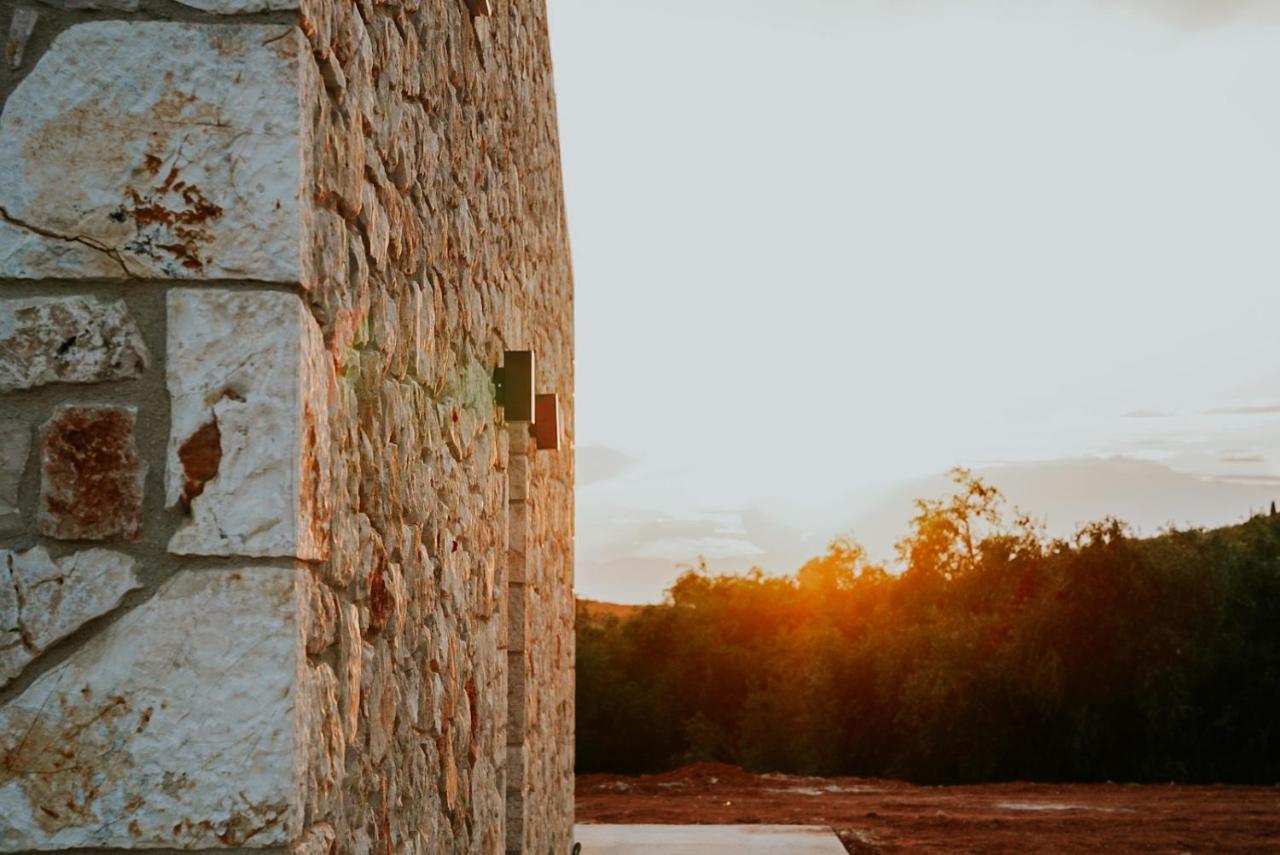 Elaionas Estate *
