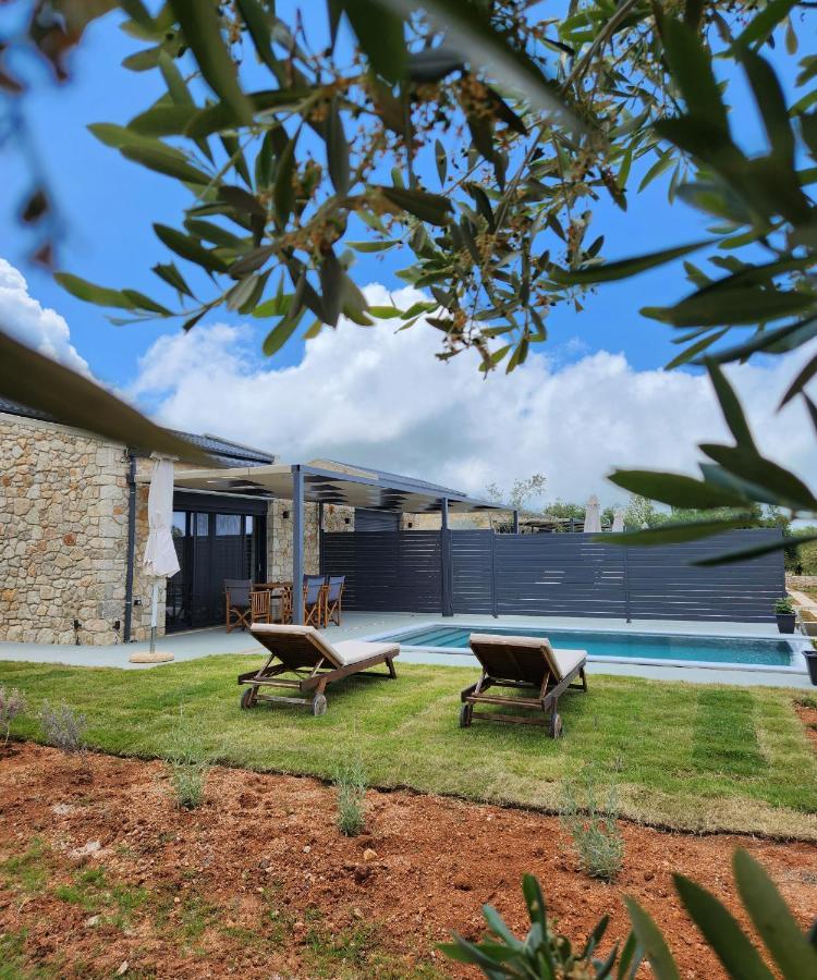 Elaionas Estate